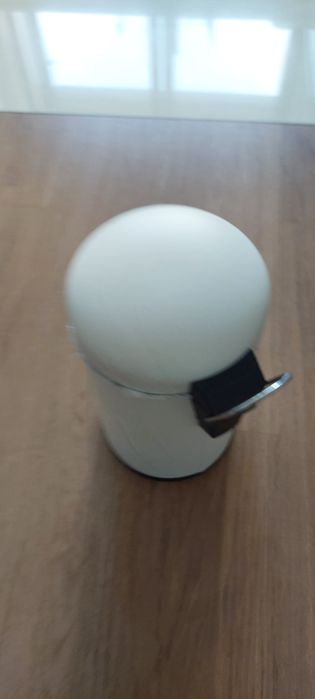 Balde de lixo pequeno