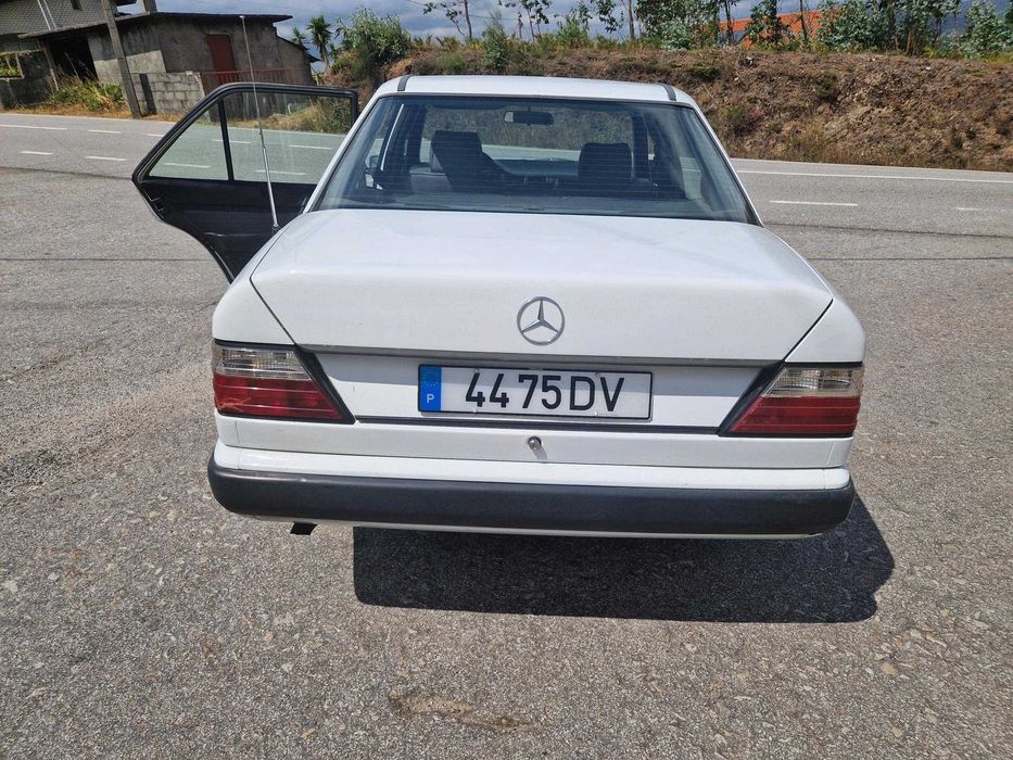 Mercedes W124 250D