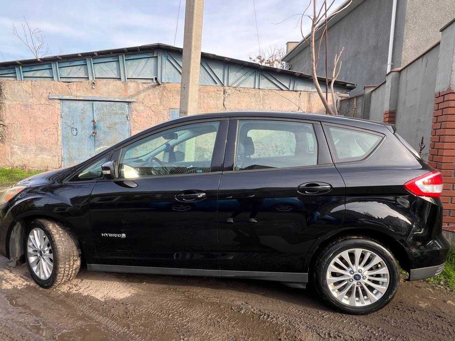 Здам в оренду з правом викупу авто Ford C-Max 2017, Гібрид (180 к.с.)