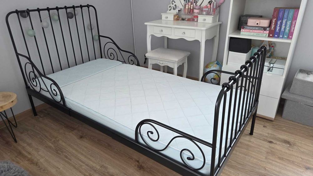 Łóżko IKEA (MINNEN). Rośnie z dzieckiem + gratis