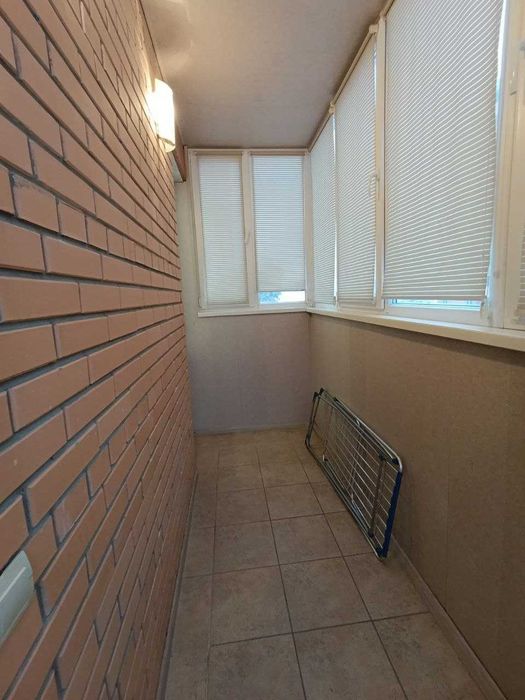 Простора 2-х кімн. у гарному стані з газовим котлом. Центральний парк!