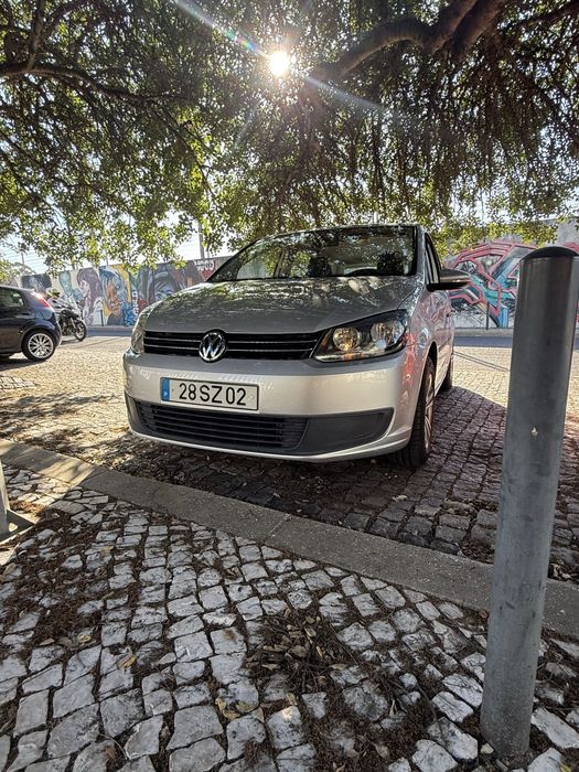 Volkswagen Touran 1.6 TDI 2013 | 5 Lugares foto 2