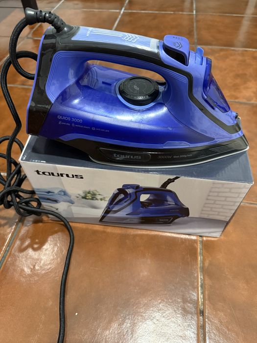 Ferro de engomar Taurus 3000w