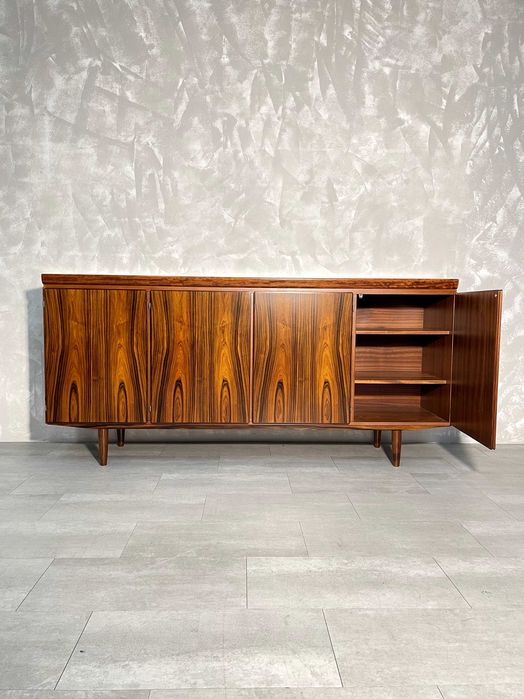 Aparador Dyrlund em pau santo