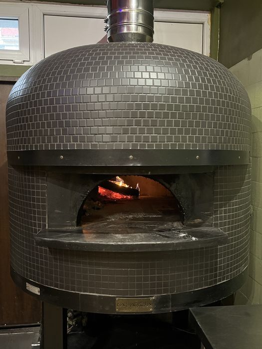 Piec do pizzy opalany drewnem Calabria Ferro 90H