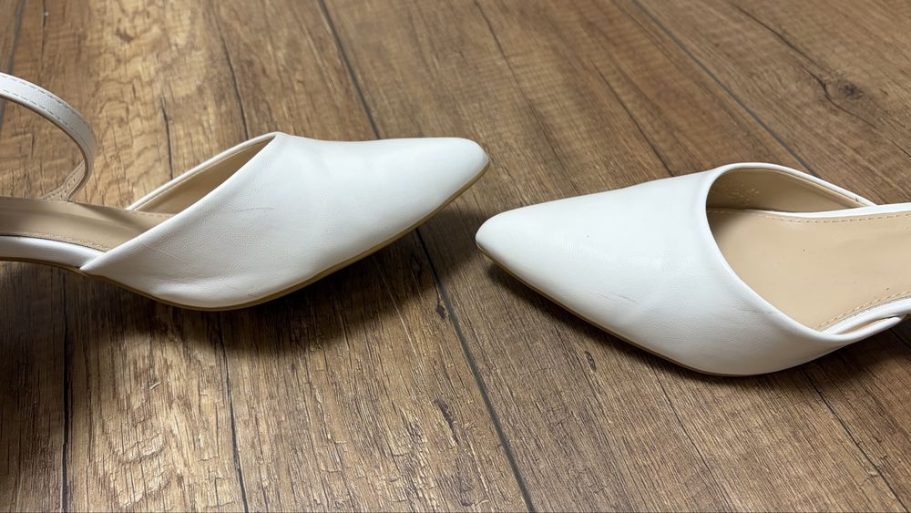 Biełe (ecru) buty ślubne