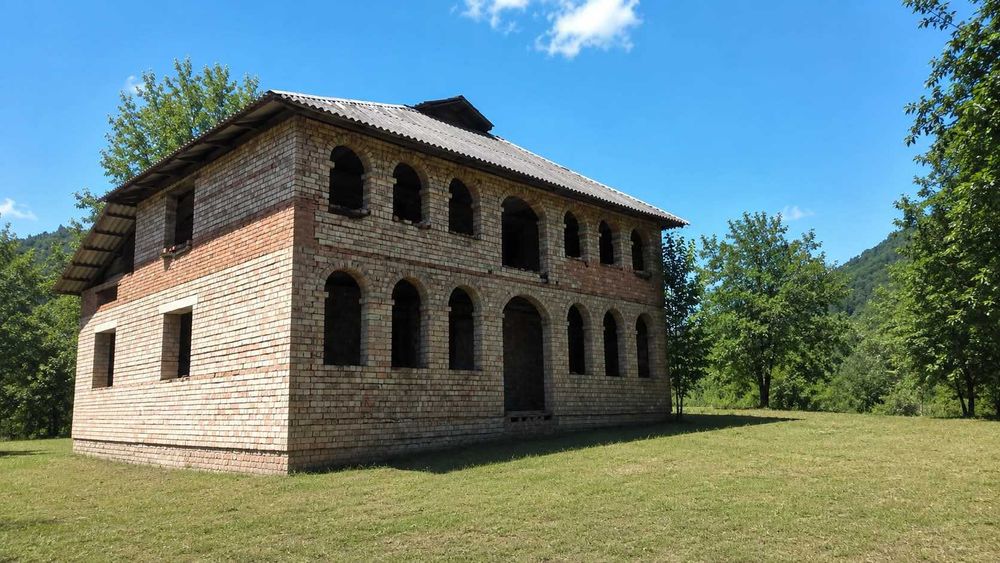 Продається будинок з земельною ділянкою 13.27 сотих Верховинський район,село Білоберізка