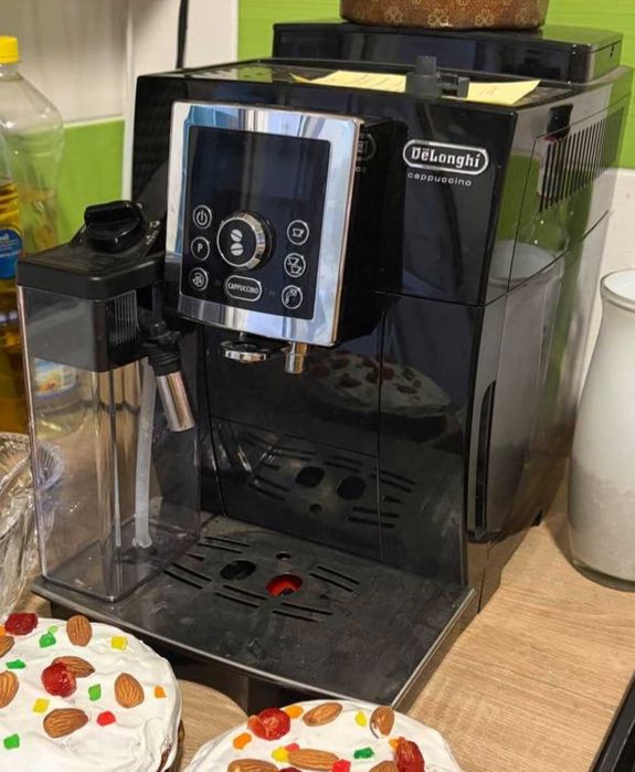 Кавоварка DeLonghi ECAM