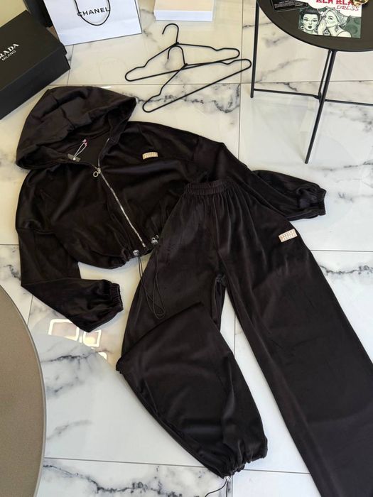 Велюровий костюм спортивний