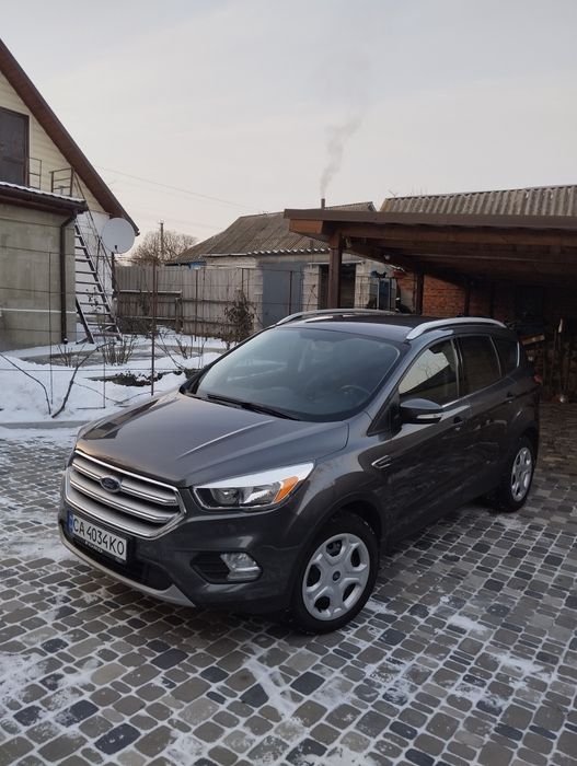 Продам Форд куга офіційний автомобіль.