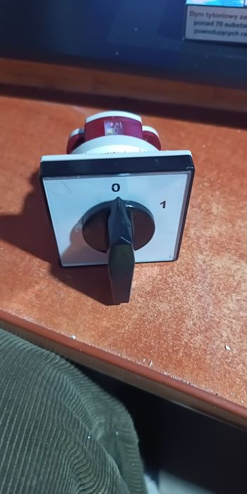 Łącznik krzywkowy 4G16-90-U,16A,1-fazowy,tablicowy,czarne pokrętło