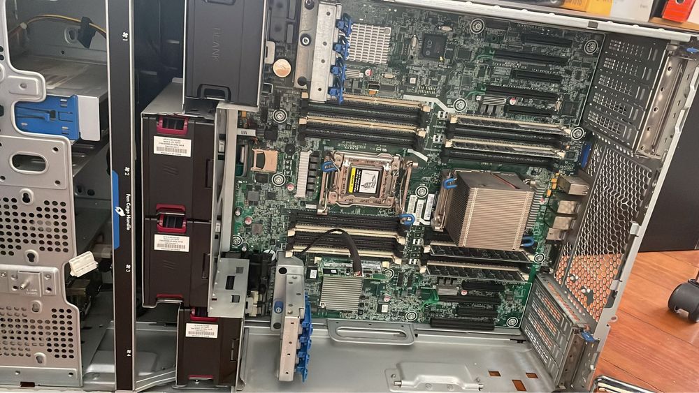 Servidor HP proliant ml350p gen8