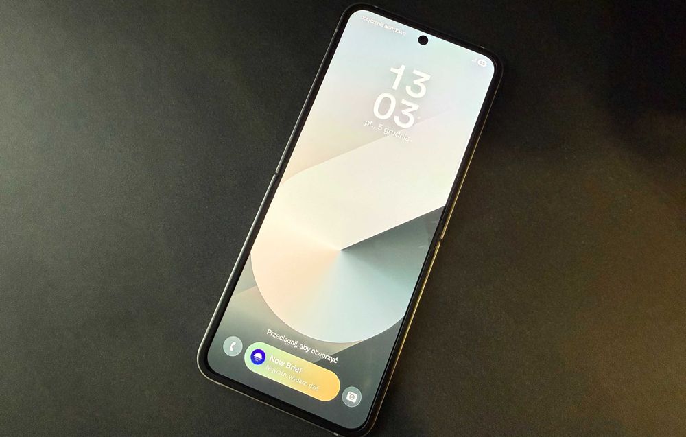 Telefon Samsung Galaxy Z Flip 6 256 GB / 12 GB + GW 12 msc