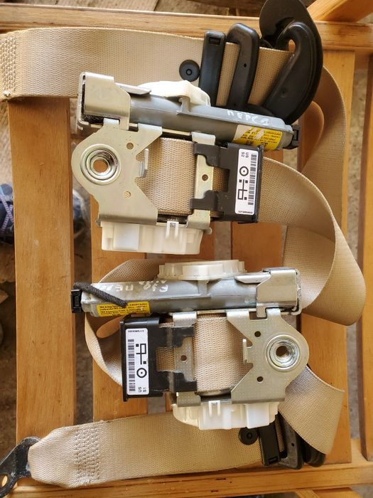 Ремні безпеки bmw f30 f01 f02  плюсова клема  піропатрон e90 e60 f10