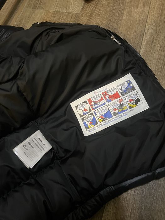 Продам жилетку Moncler