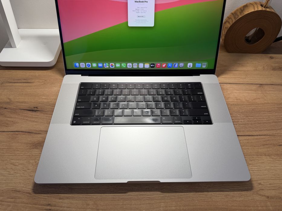 MacBook Pro 16 2021 32GB RAM 512GB SSD Silver