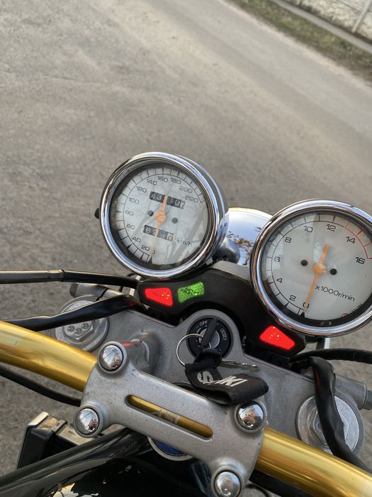 Продам мотоцикл Suzuki Bandit 400