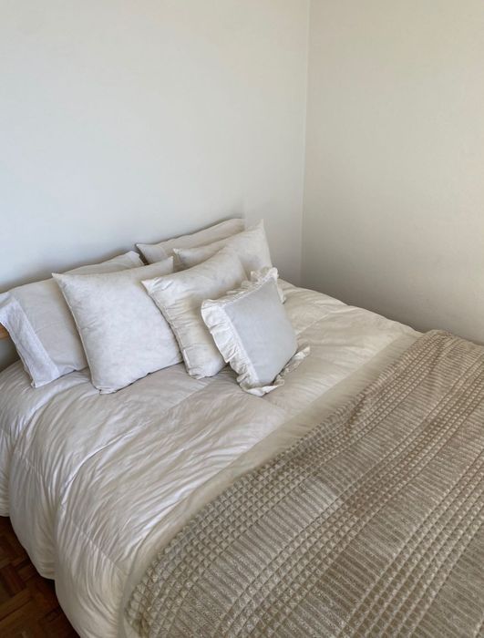 Cama Neiden + estrado Ikea