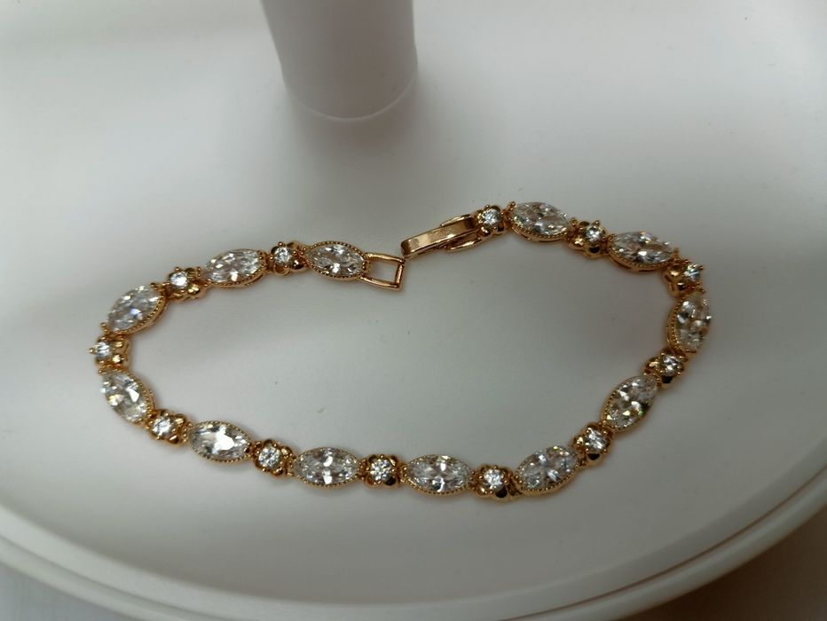 Komplet biżuterii ślubnej kolczyki bransoletka