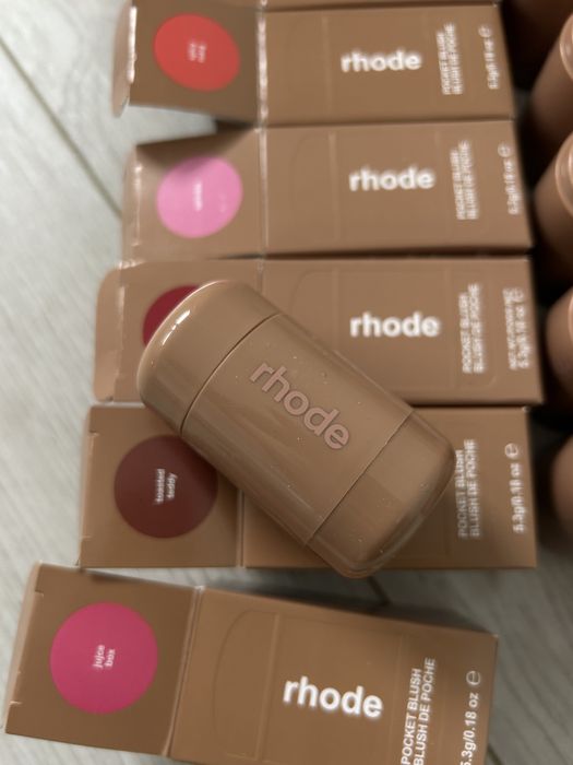 Кремові румʼяна род rhode | В ассортименті