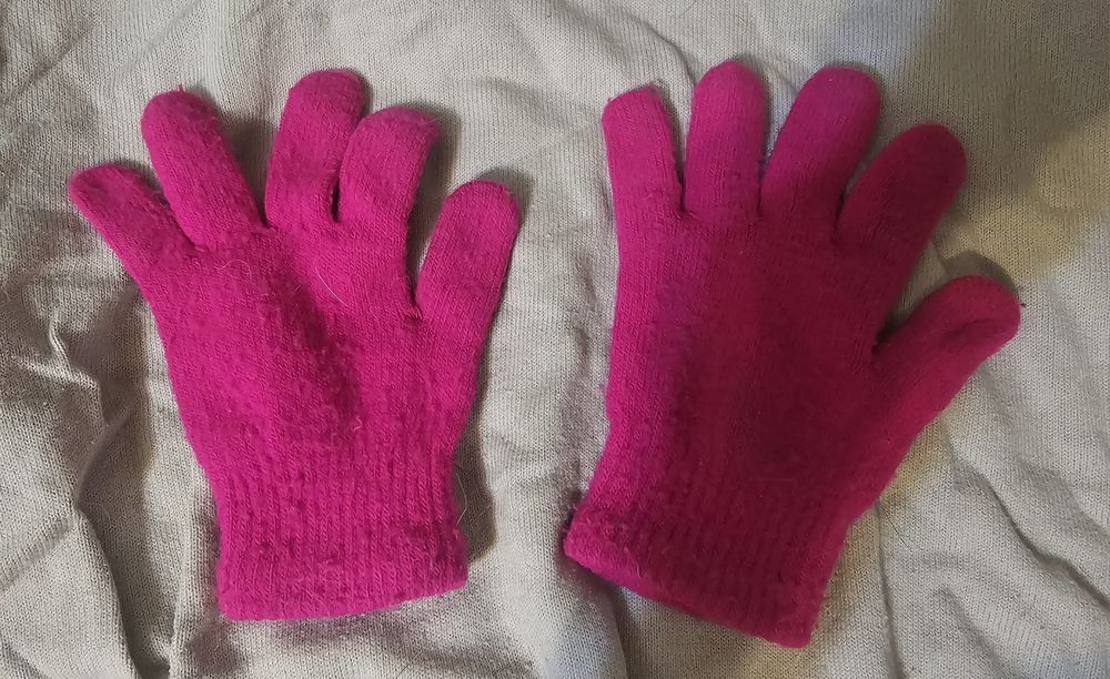 Рукавички на підлітка