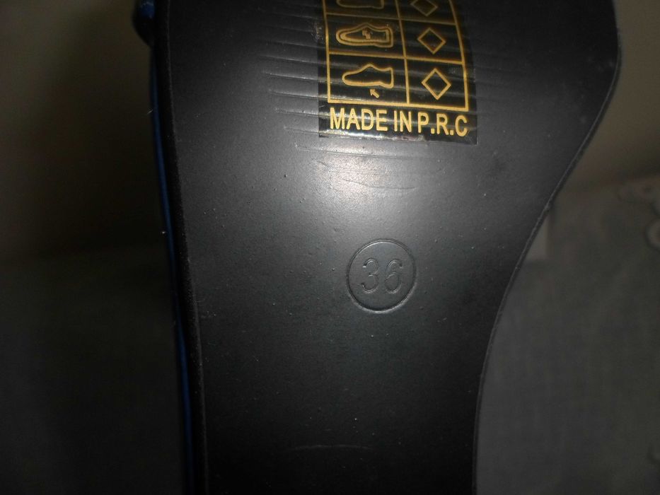 sandálias novas com etiqueta para senhora cor azul marinho