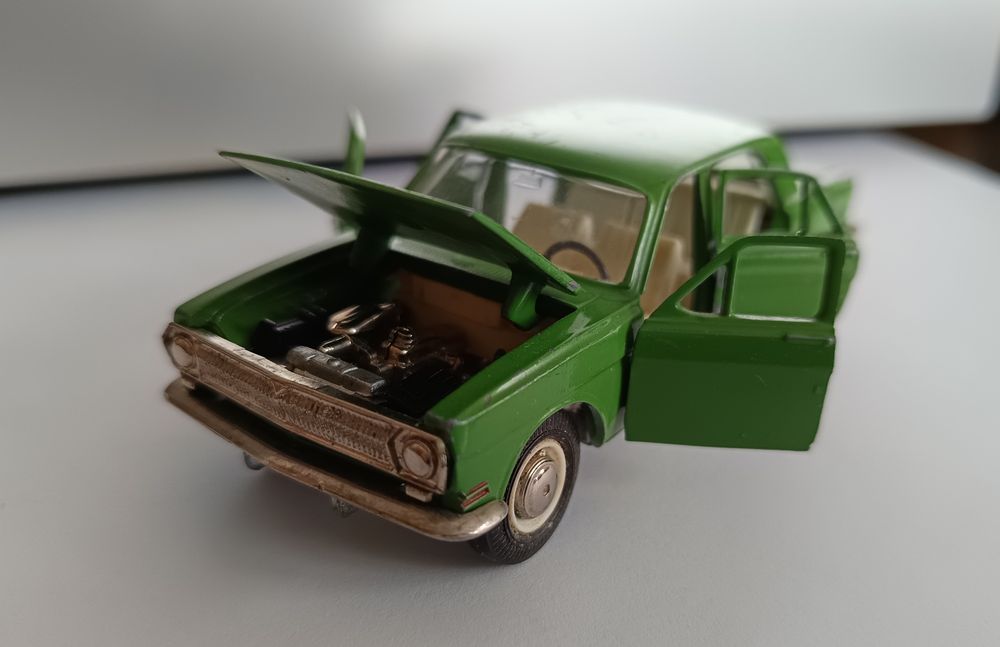 Модель ГАЗ 24 Волга масштаб 1:43 ссср