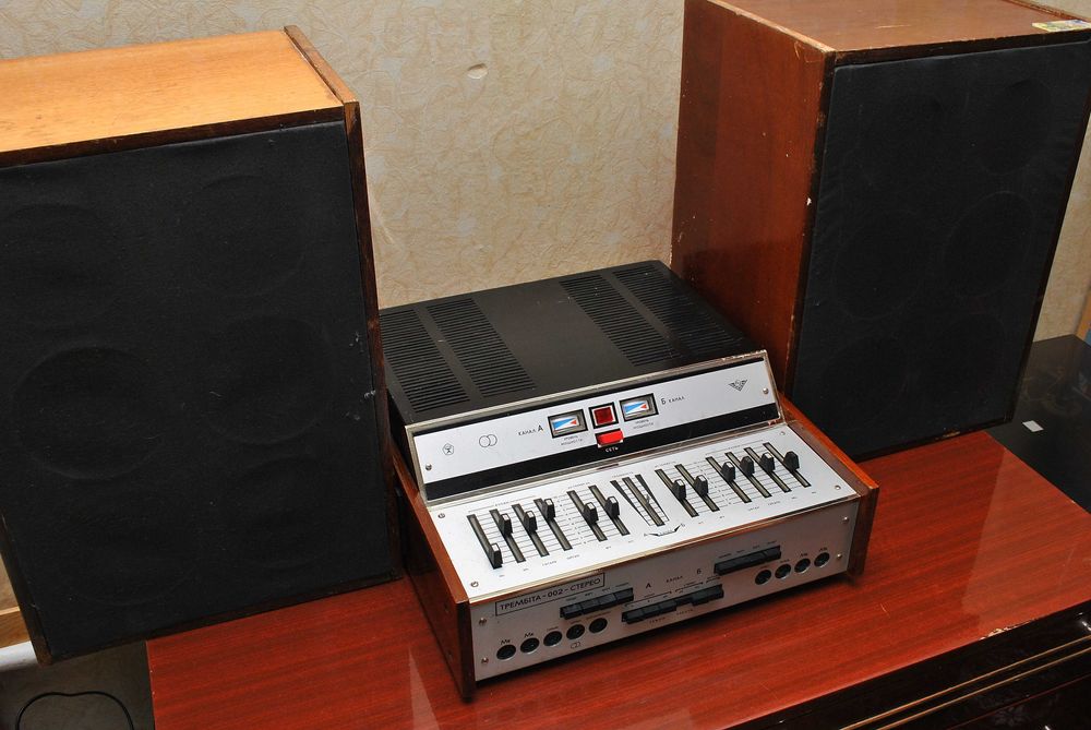 Усилитель ТРЕМБIТА-002 с родной акустикой