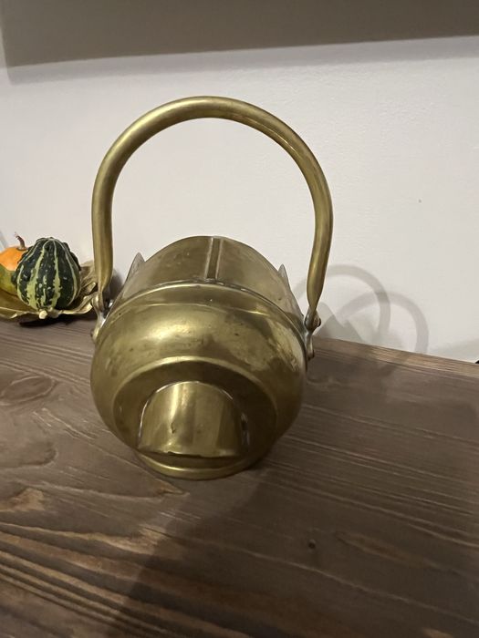 Stary dekoracyjny stojak na wino butelke mosiądz