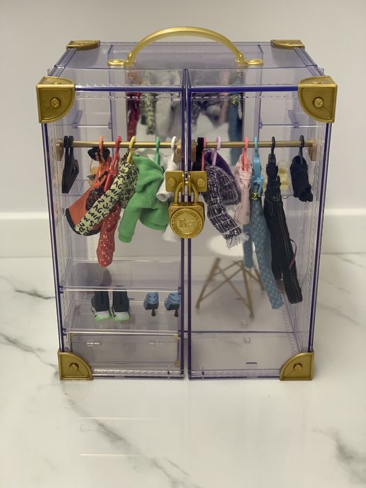 Garderoba szafa dla lalek rainbow high ubranka buty wieszaki