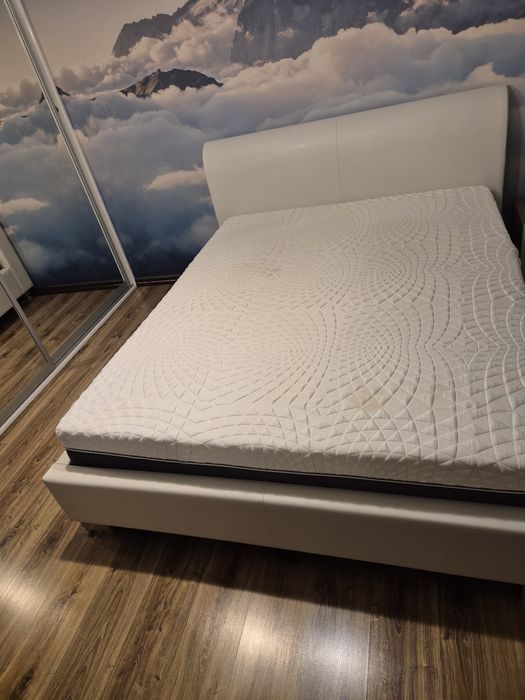 Podwójne łóżko z materacem 160x200