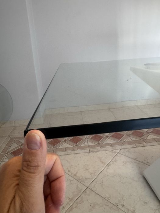 Mesa antarte de vidro