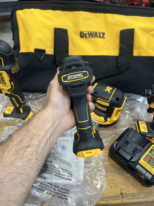 Аккумуляторная дрель-шуруповерт DEWALT DCD794B новий