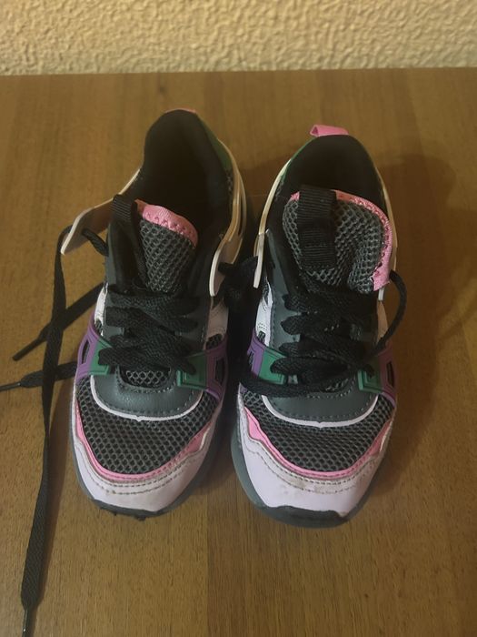 Кросівки ZARA  на дівчинк