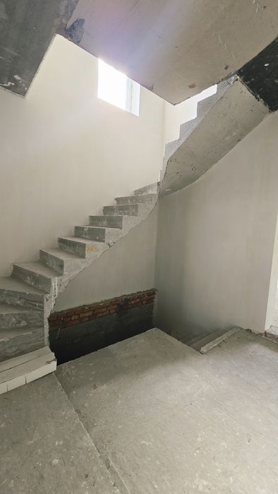 Продам дуплекс  в Гостомелі з бомбосховищем Без комісі Під програмиї