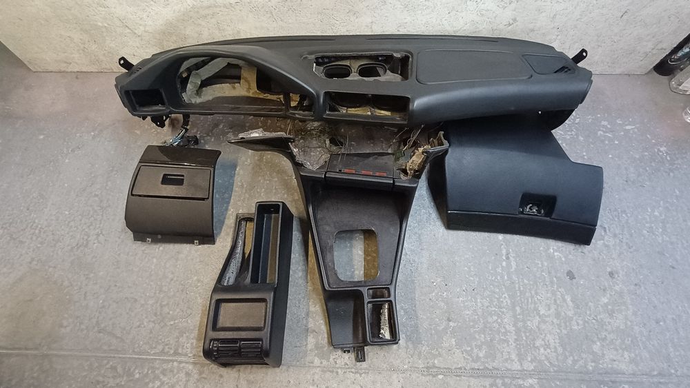 Салон торпеда бмв Е34 Дерево Рестайлинг карты Бардачок Разборка BMW HELP