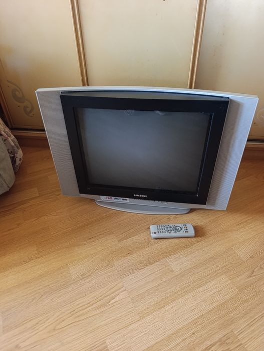Телевизор  samsung