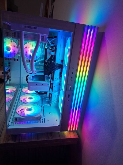 Sprzedam komputer pc gamingowy samsung 990 pro corsair ryzen 7 9700x
