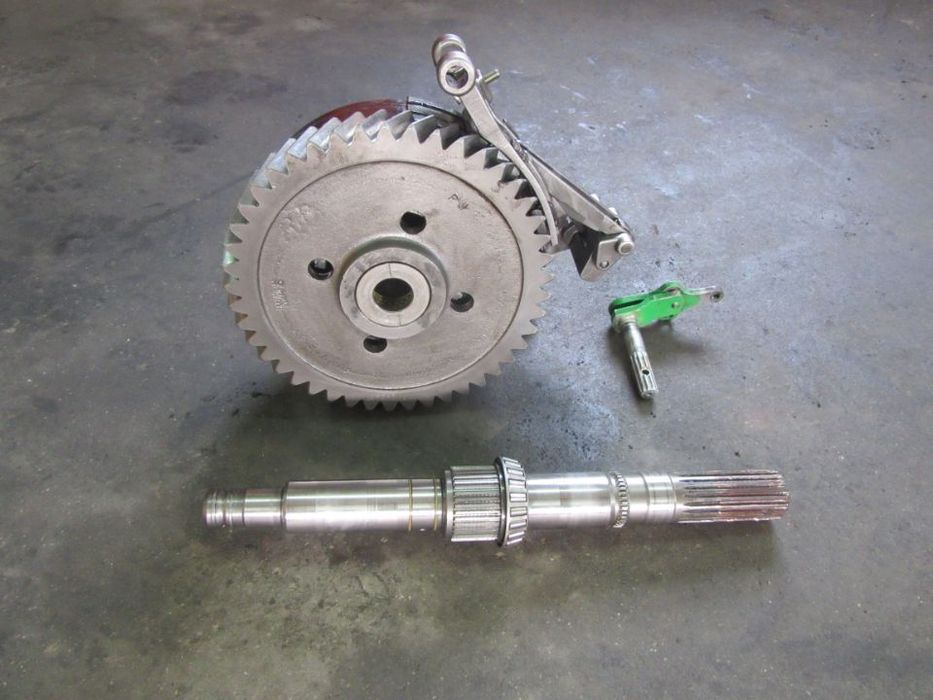 Przystawka przedniego napędu wałek RE47386 RE47384 R95449 John Deere 7600 7700 7800