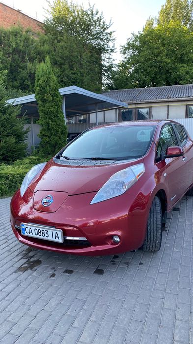 Електромобіль Nissan Leaf