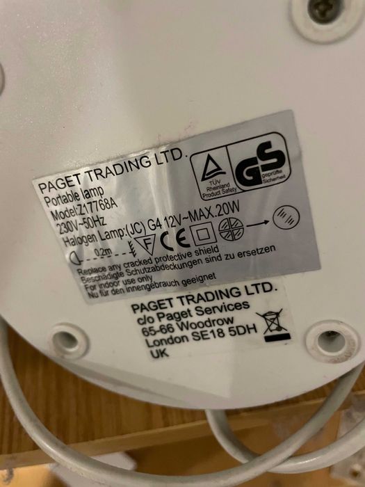 Dois candeeiros de escritório