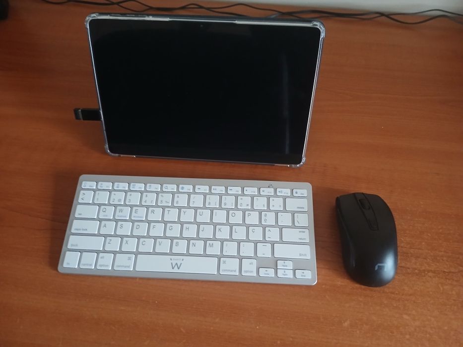 Tablet 11 polegadas com teclado e rato