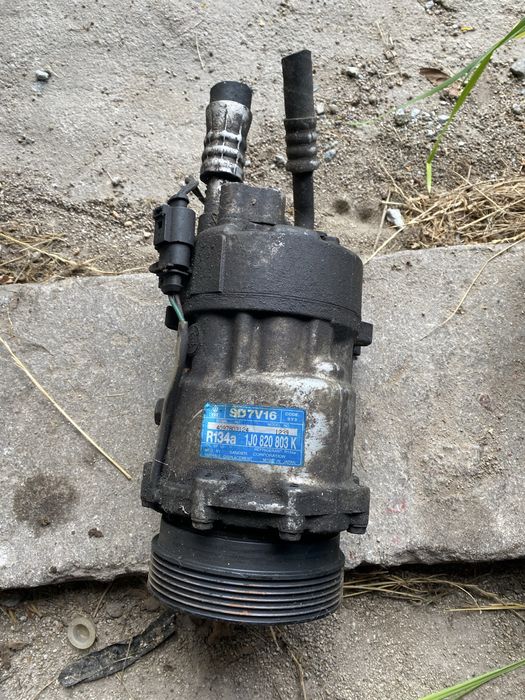 Sprężarka klimatyzacji 1JO820803K