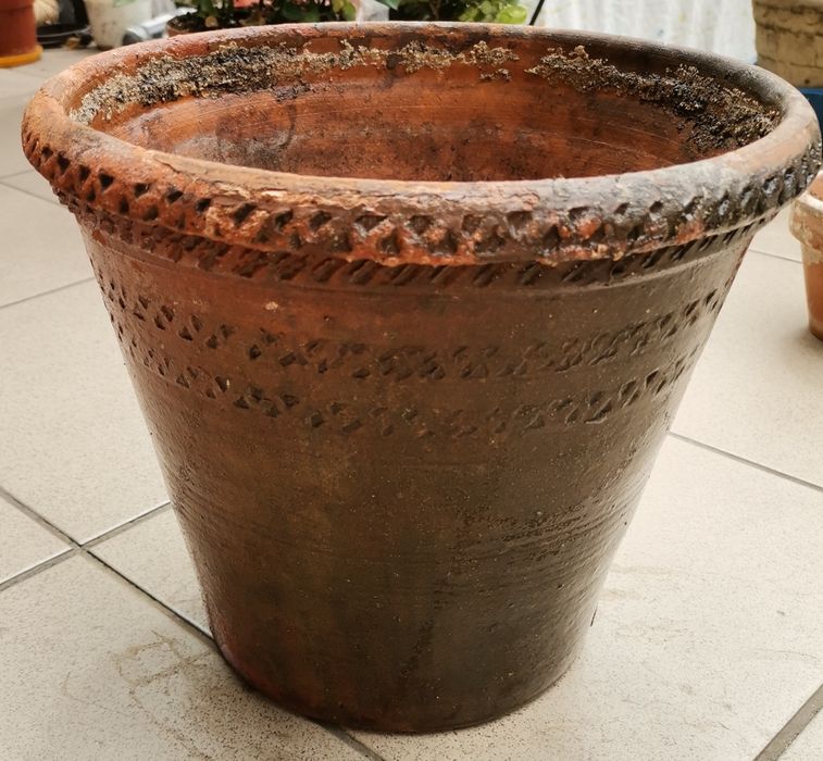 Stara donica gliniana