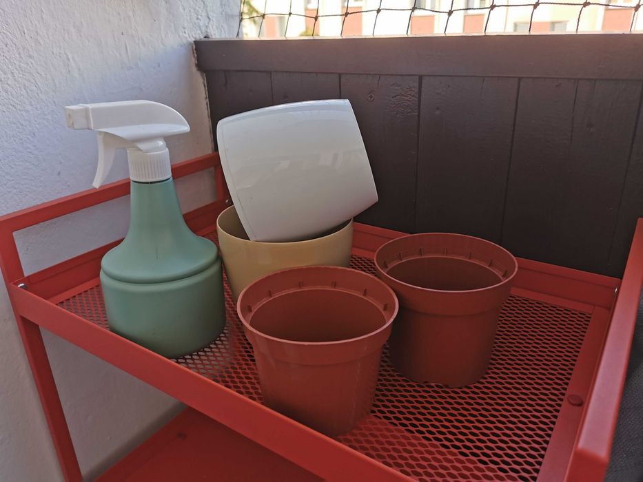 Zestaw ogrodowy balkonowy doniczki spryskiwacz