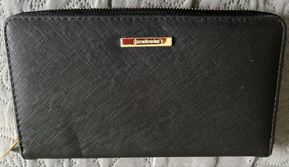 Carteira, porta documentos e telemóvel