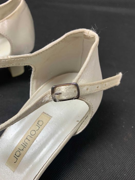 Buty ślubne czółenka Growikar 41 kaczuszki ecru sprzączka vintage y2k