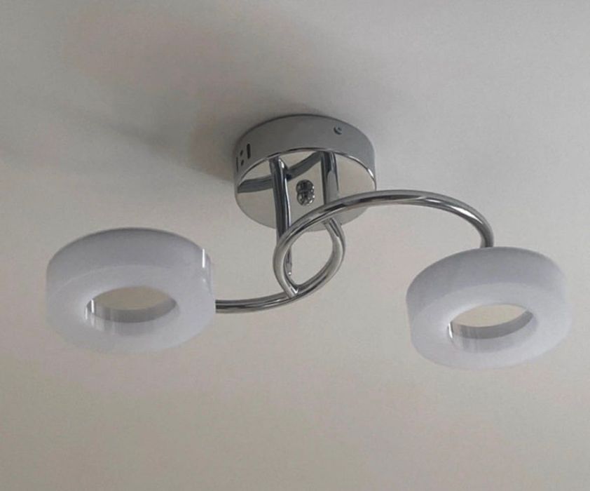 Candeeiro de teto em branco fosco e inox