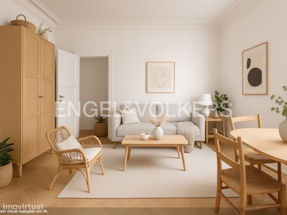 Espaçoso T2 + 1, com garagem box e terreno anexo