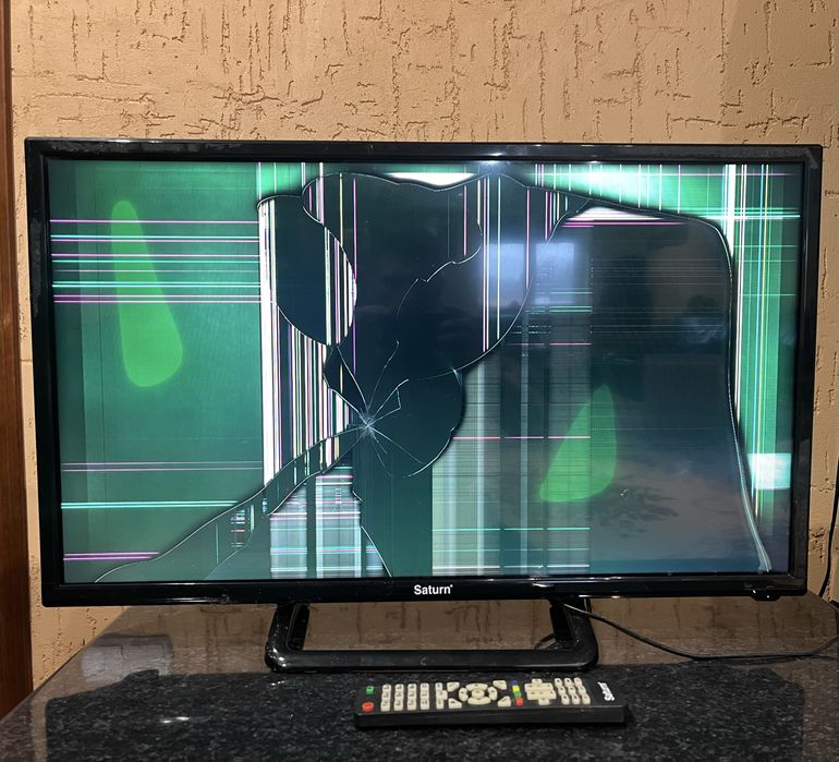 Телевізор Saturn 32” (на запчастини або під ремонт)